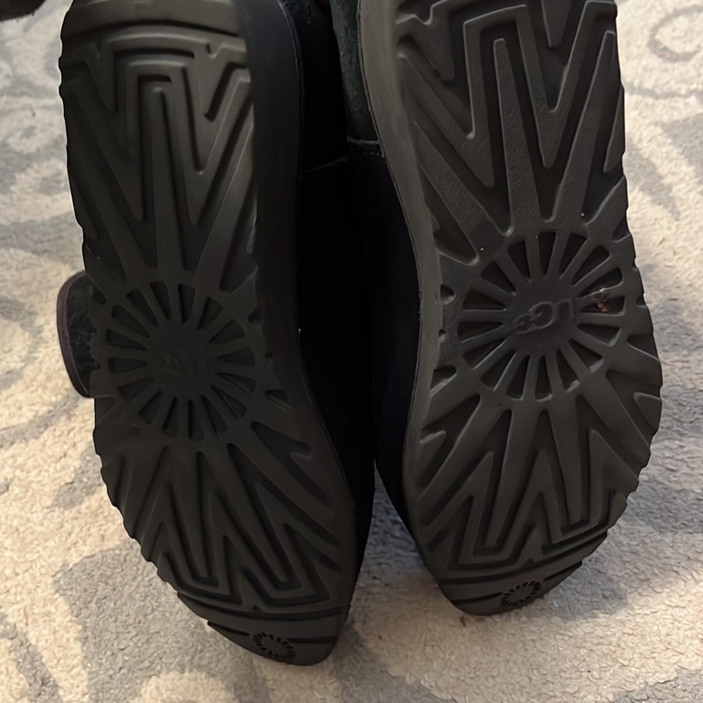 Tall black Uggs - Picture 4 of 6